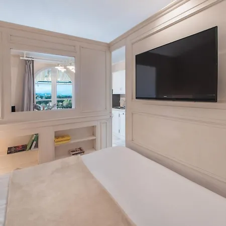 Castel Del Mare Apartment